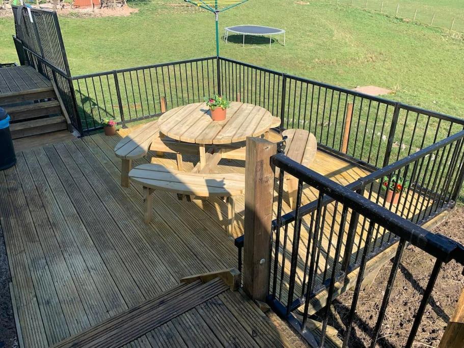 Farm Stay Caravan On Working Farm Dacre  Экстерьер фото
